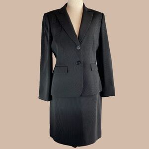 Tahari Black Pinstripe Skirt Suit Size 10 Blazer/ Size 12 Skirt